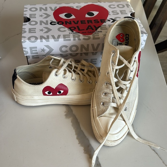 Comme de Garçon PLAY x Converse Unisex Chuck Taylor Lace Up Sneakers - Picture 4 of 12